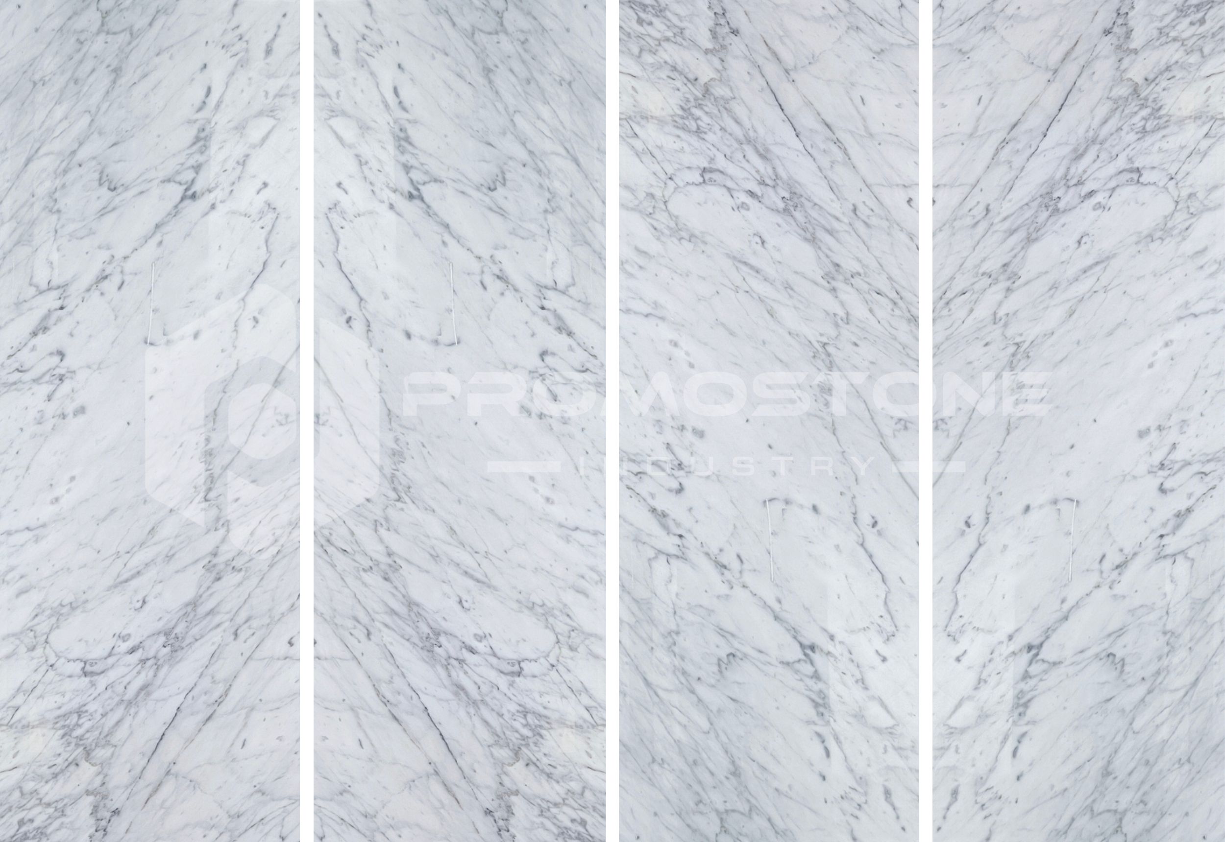Marbre Carrara blanc avec veinage gris utilisé dans un projet haut de gamme.